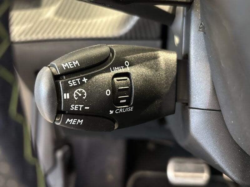 Peugeot 208 GT Hybrid 136 e-DCS6 auto