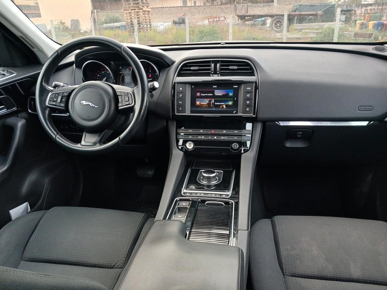 Jaguar F-Pace 2.0 D 240 CV AWD aut. Pure
