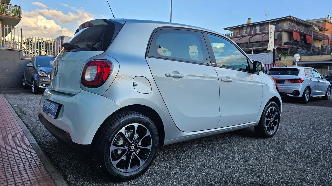 Smart Forfour 70 1.0 twinamic Passion NAV RETROCAM SENSORI CARVERTICAL OK