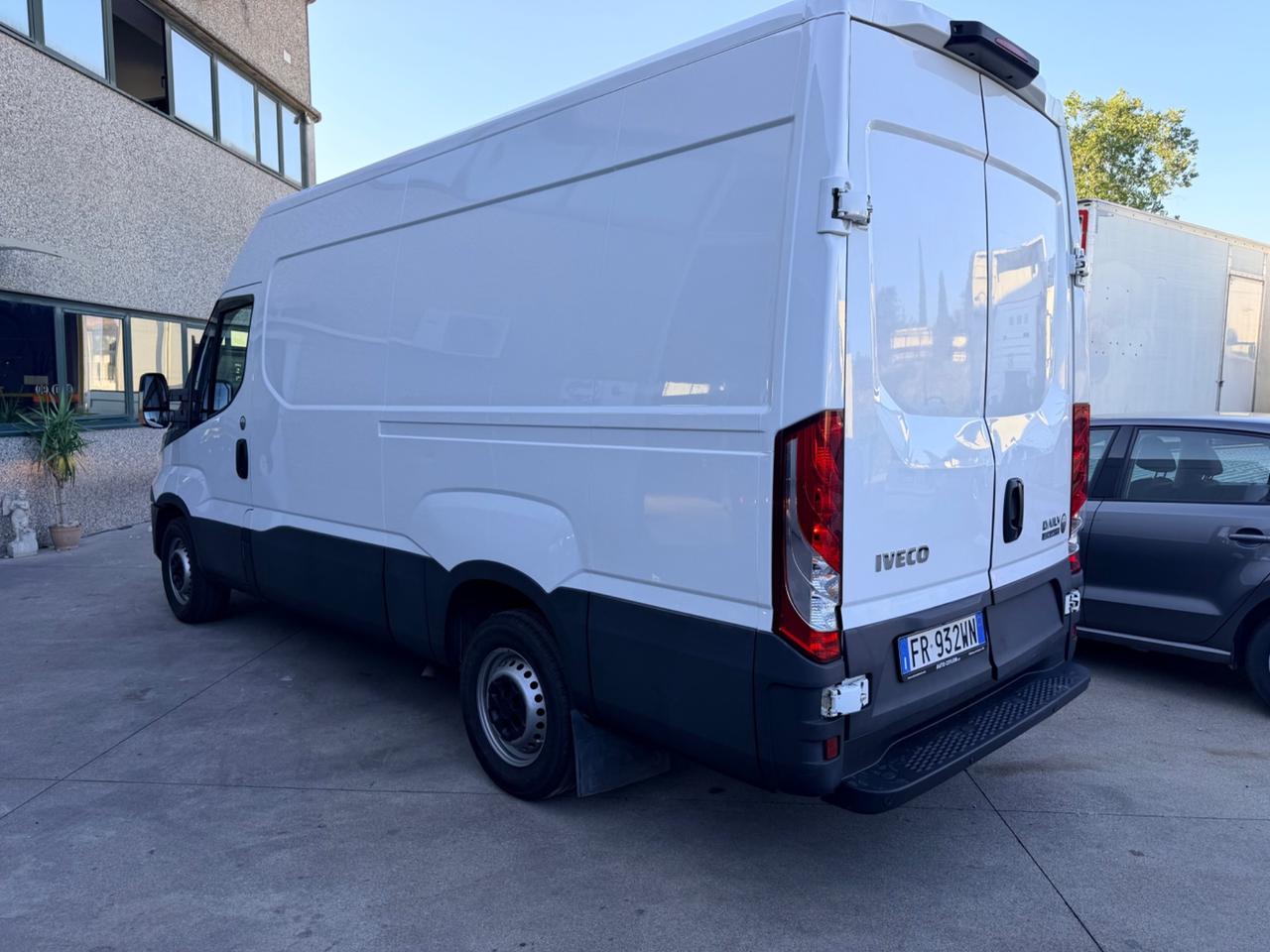 Iveco Daily 35-180 Hi matic L2H2 2018