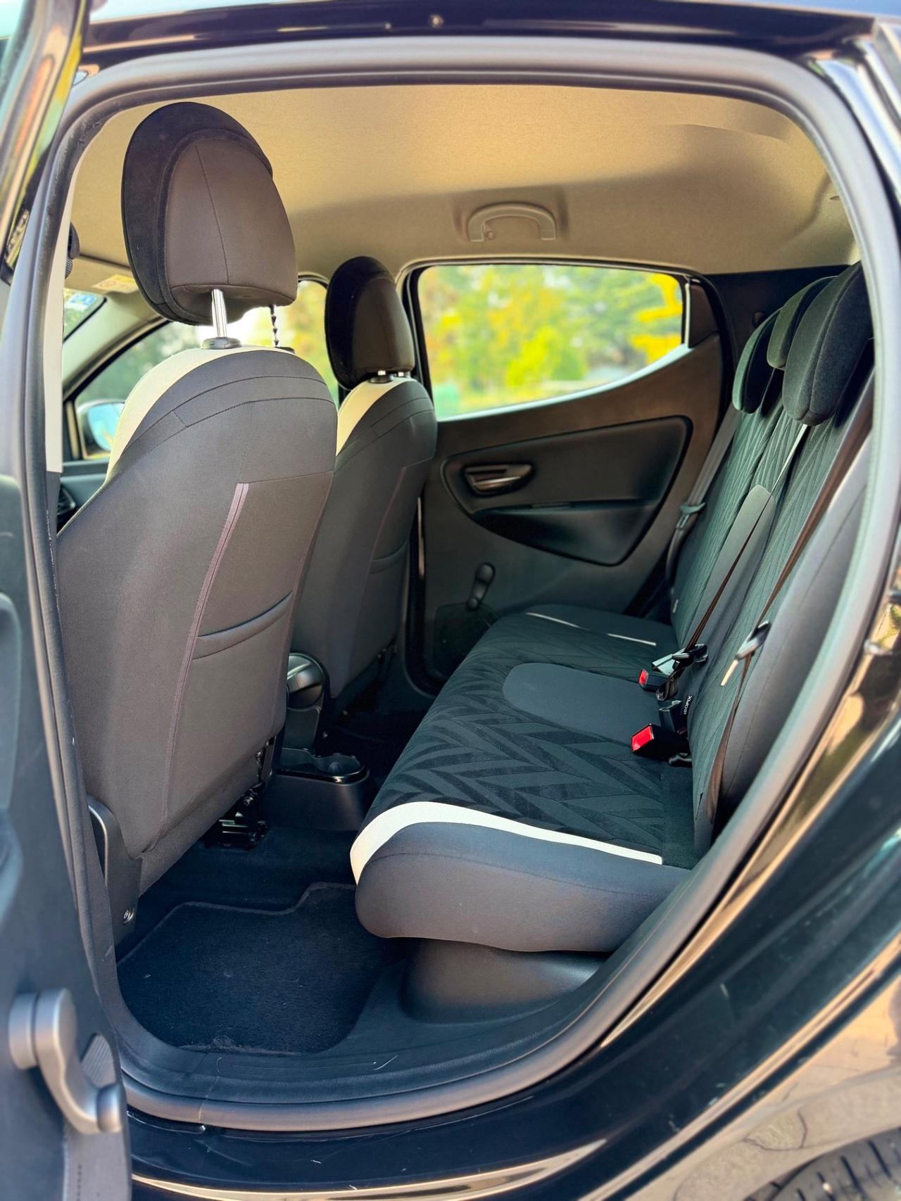 Lancia Ypsilon 1.2 69 CV 5 porte Platinum