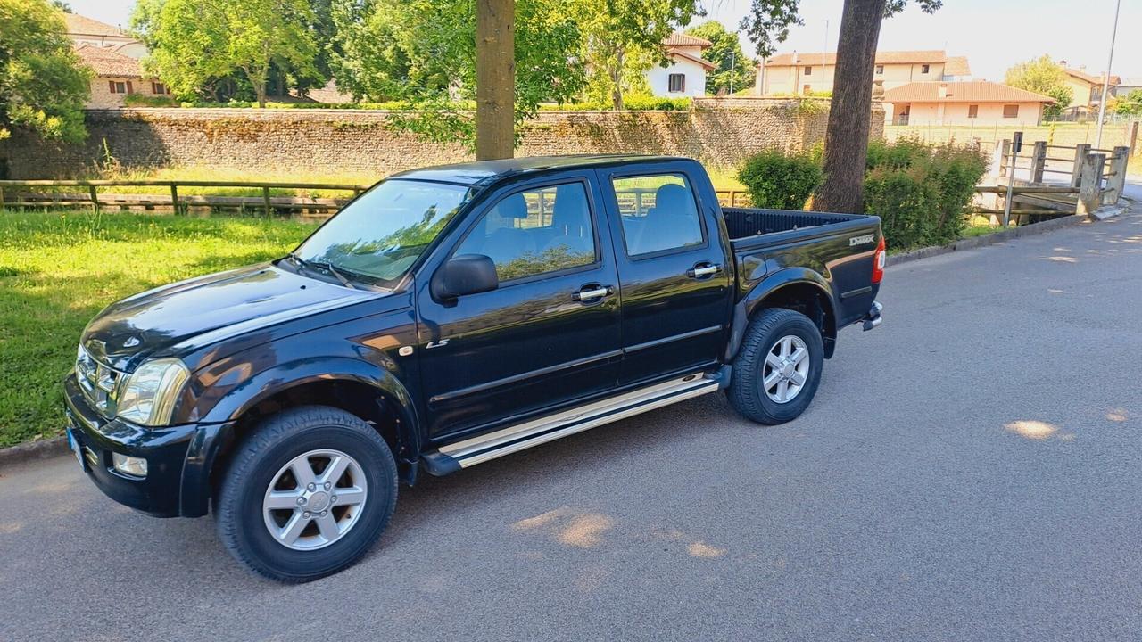 Isuzu D-Max PICK UP doppia cabina AUTOCARRO 5 posti