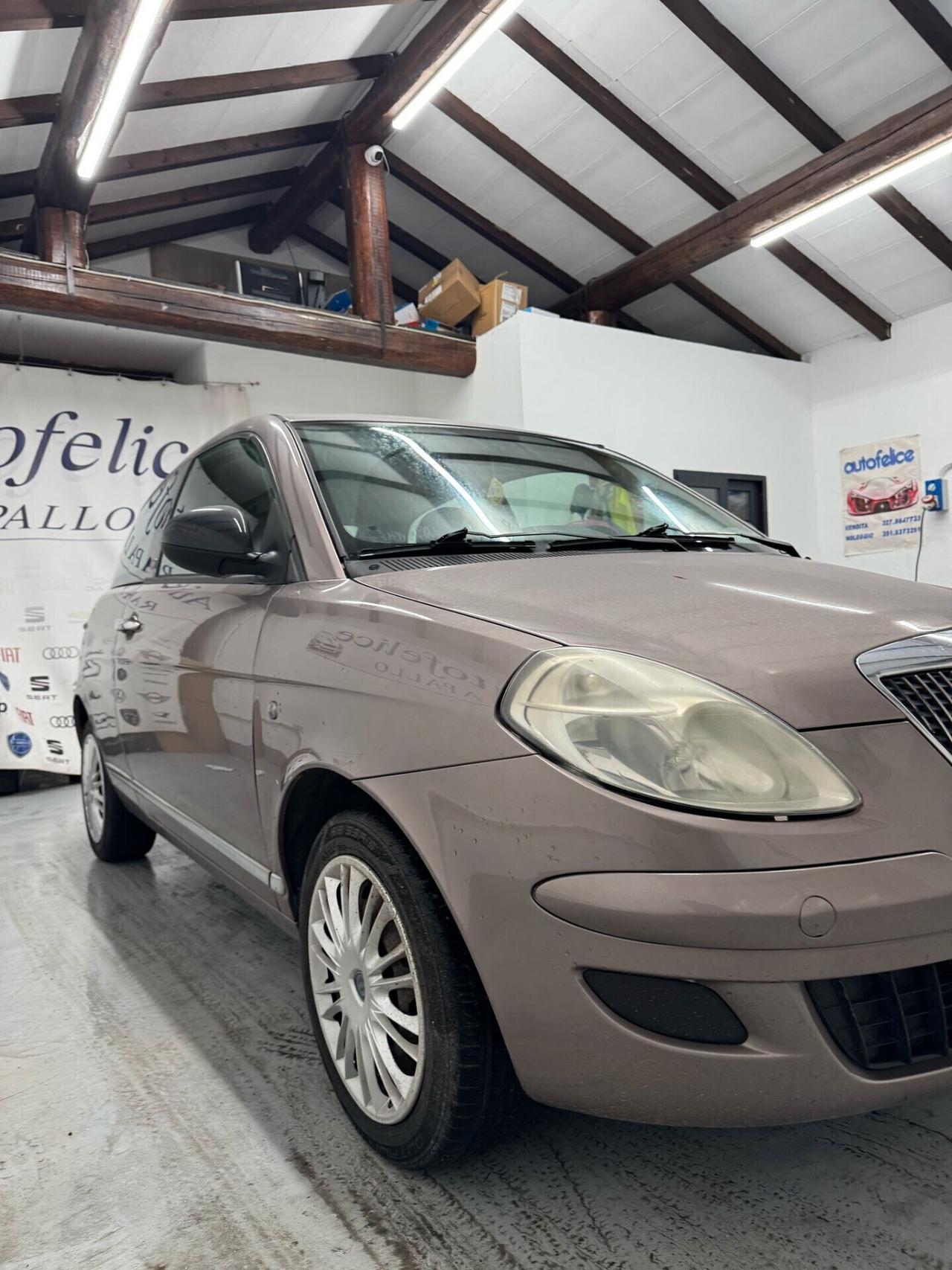 Lancia Ypsilon 1.2 platinum