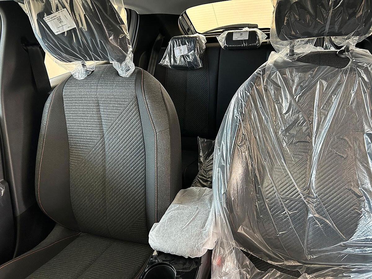 Peugeot 208 Hybrid 110 e-DCS6 Business