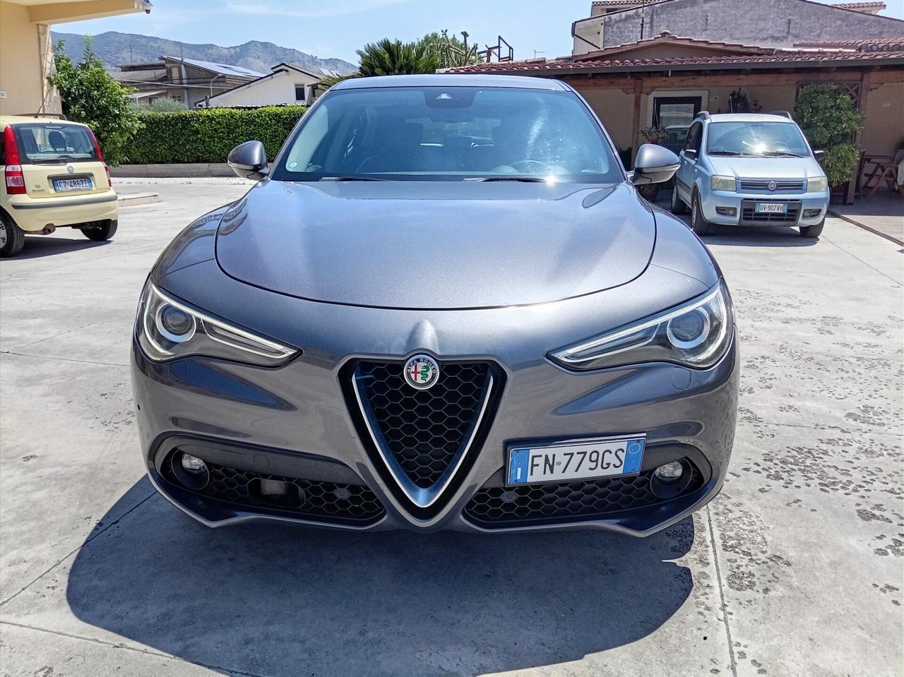 Alfa Romeo Stelvio 2.2JTDM 210 CV AT8 Q4 Executive FULL PELLE NAVI XENON