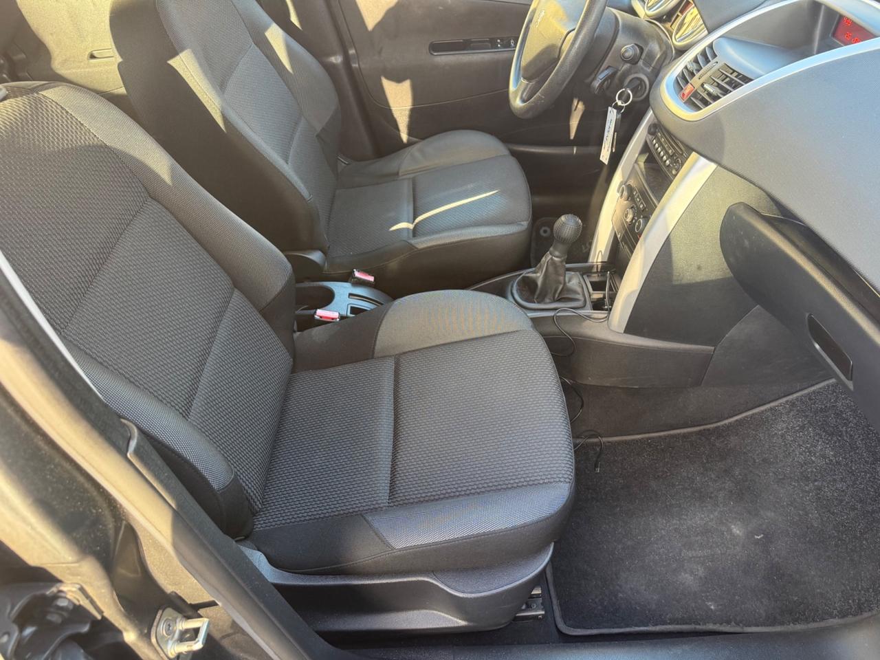 Peugeot 207 Plus 1.4 HDi 5p neopaten garanzia 12 mesi