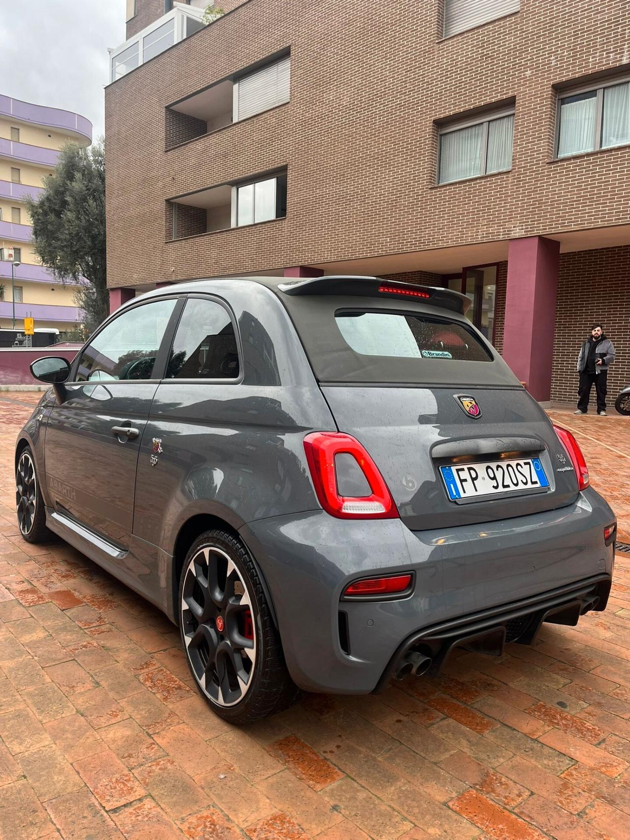 Abarth 595 C Cabrio 1.4 Turbo T-Jet 180 CV Competizione