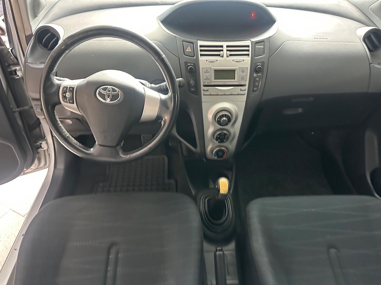 Toyota Yaris 1.0 5 porte Sol