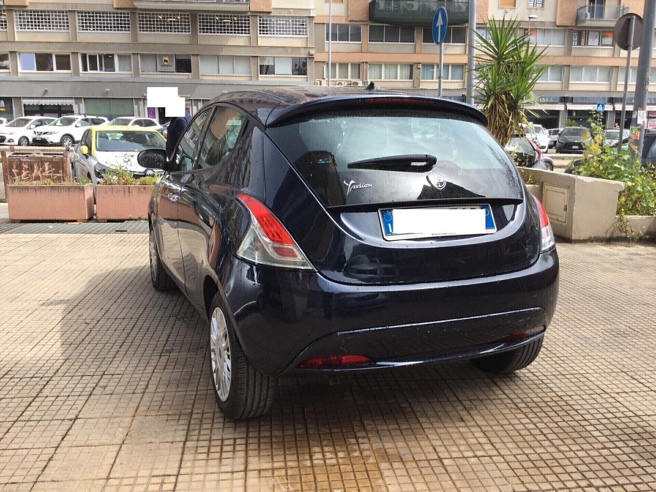 Lancia Ypsilon 1.2 69 CV 5 porte Silver