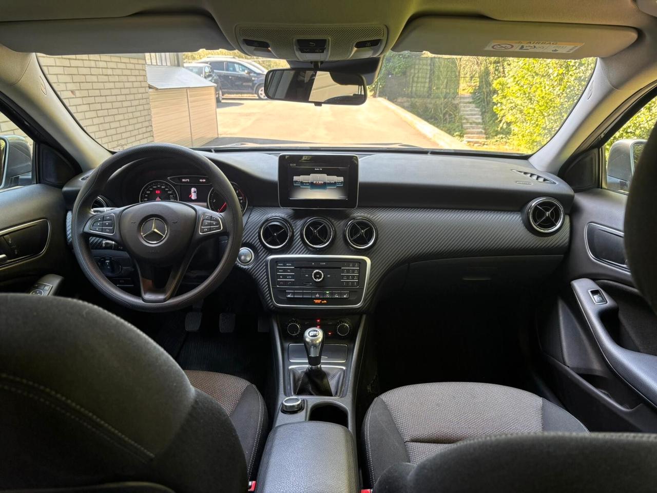 Mercedes-benz GLA 200 180 d Business