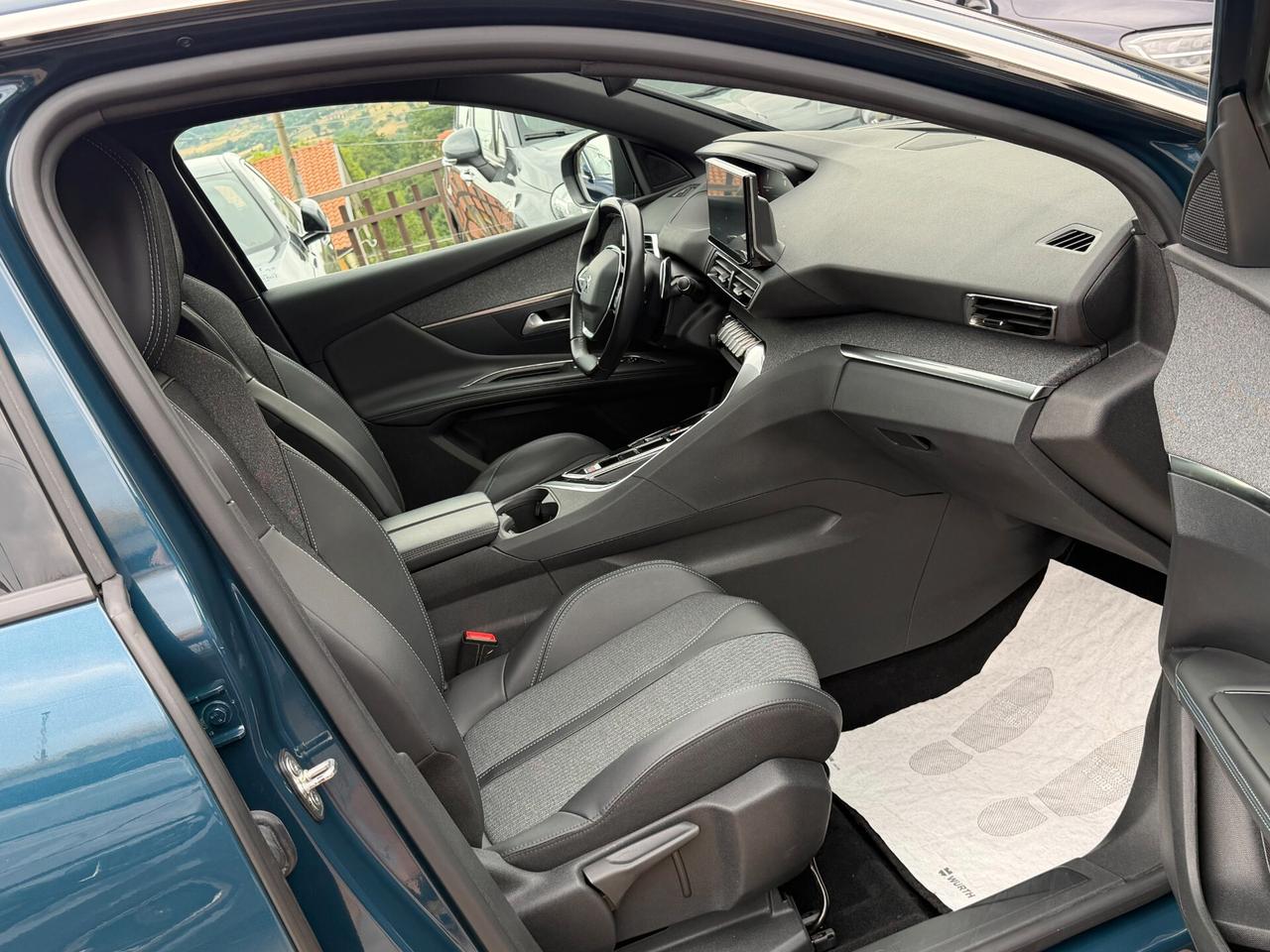 Peugeot 3008 1.5 BLUEHDI 130 cv. Eat8 ALLURE PACK (Nav)