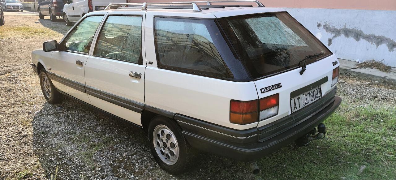 Renault R 21 Nevada 1.7 GTS e Gancio traino
