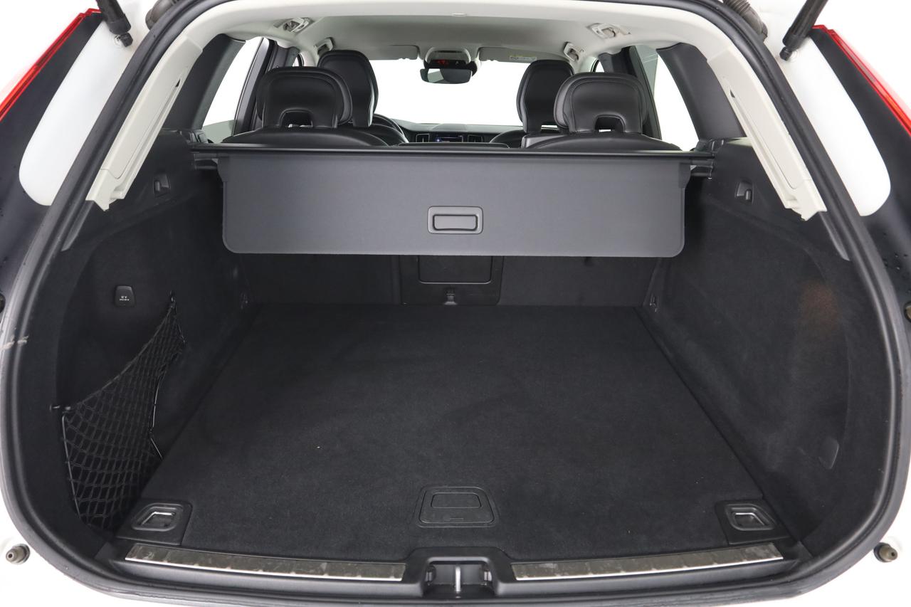 VOLVO XC60 (2017--->) XC60 B4 (d) automatico Momentum Pro