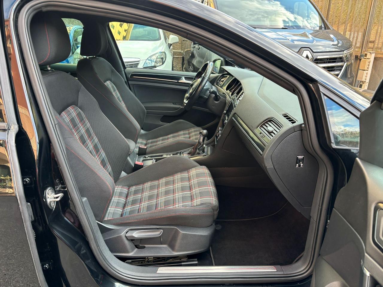 Volkswagen Golf GTI 2.0 TSI 5p. BlueMotion Technology FULL