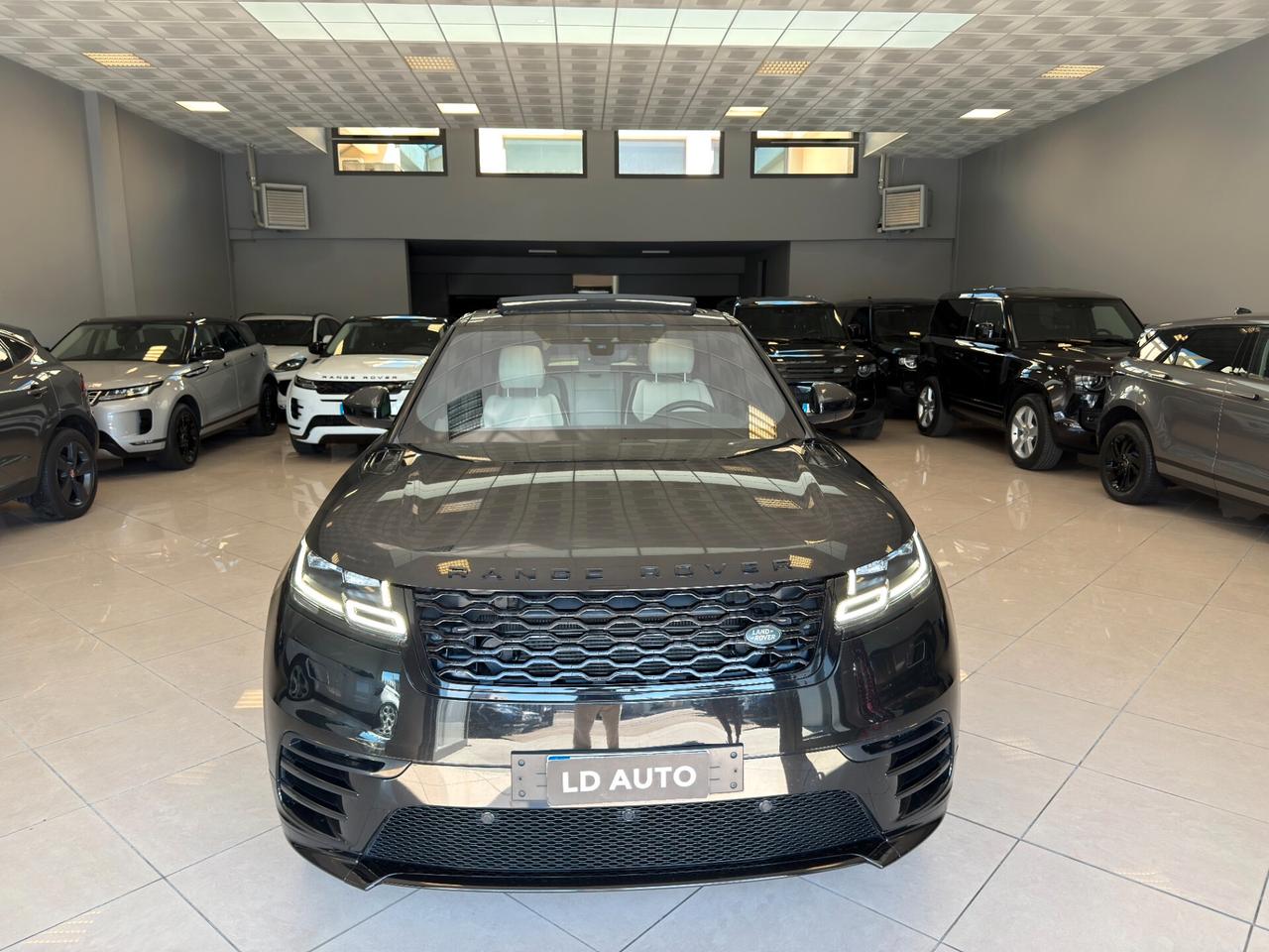 Land Rover Range Velar 2.0D I4 240 CV R-Dynamic HSE. TETTO APRIBILE
