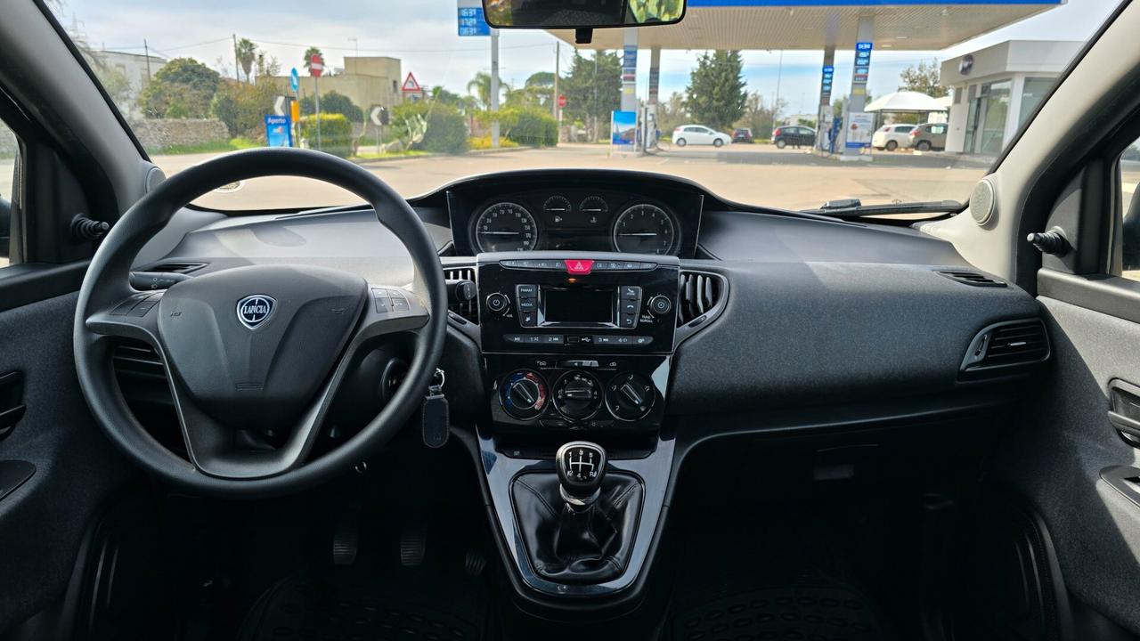 Lancia Ypsilon 1.2 69 CV 5 porte S&S Platinum