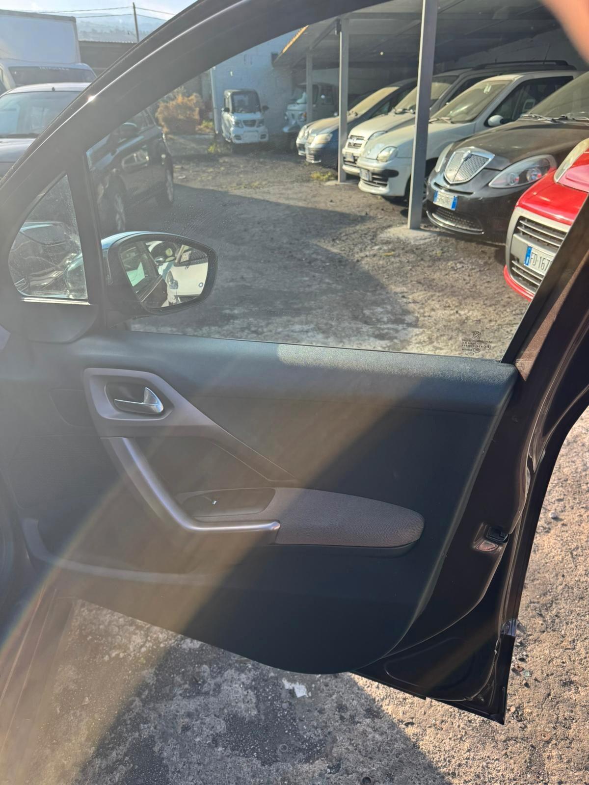Peugeot 2008 1.6 e-HDi 92 CV Stop&Start Allure