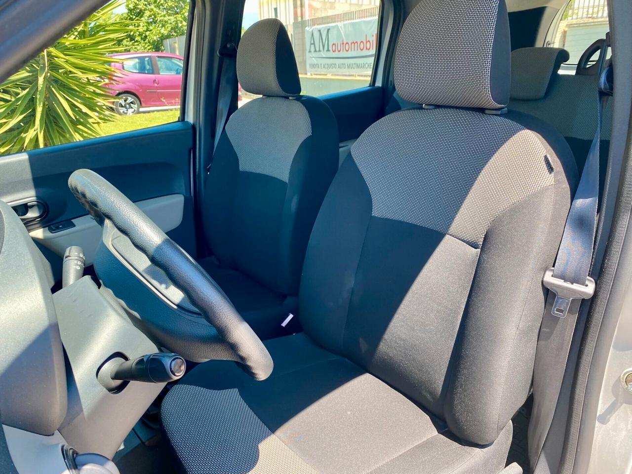 Dacia Lodgy 1.5 dCi 8V 90 cv. 5 posti Lauréate