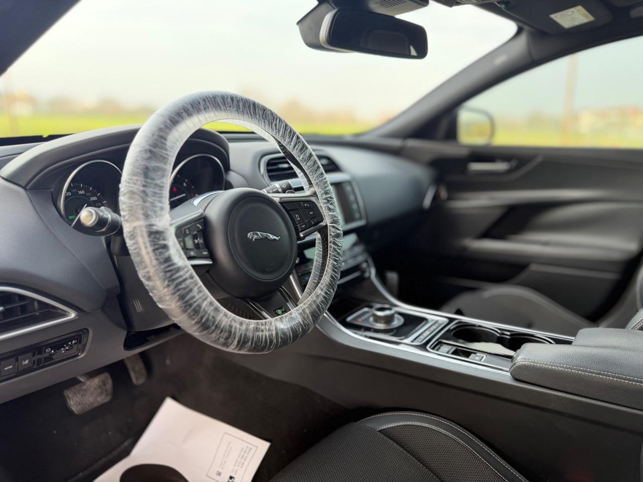 Jaguar XE 2.0 D Turbo 180CV aut. R-Sport