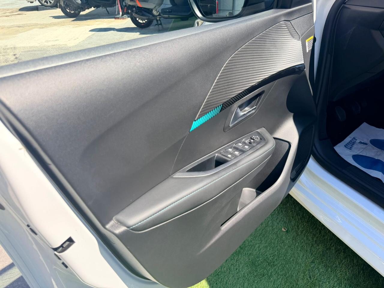 Peugeot 208 BlueHDi 100 Stop&Start 5 porte Allure