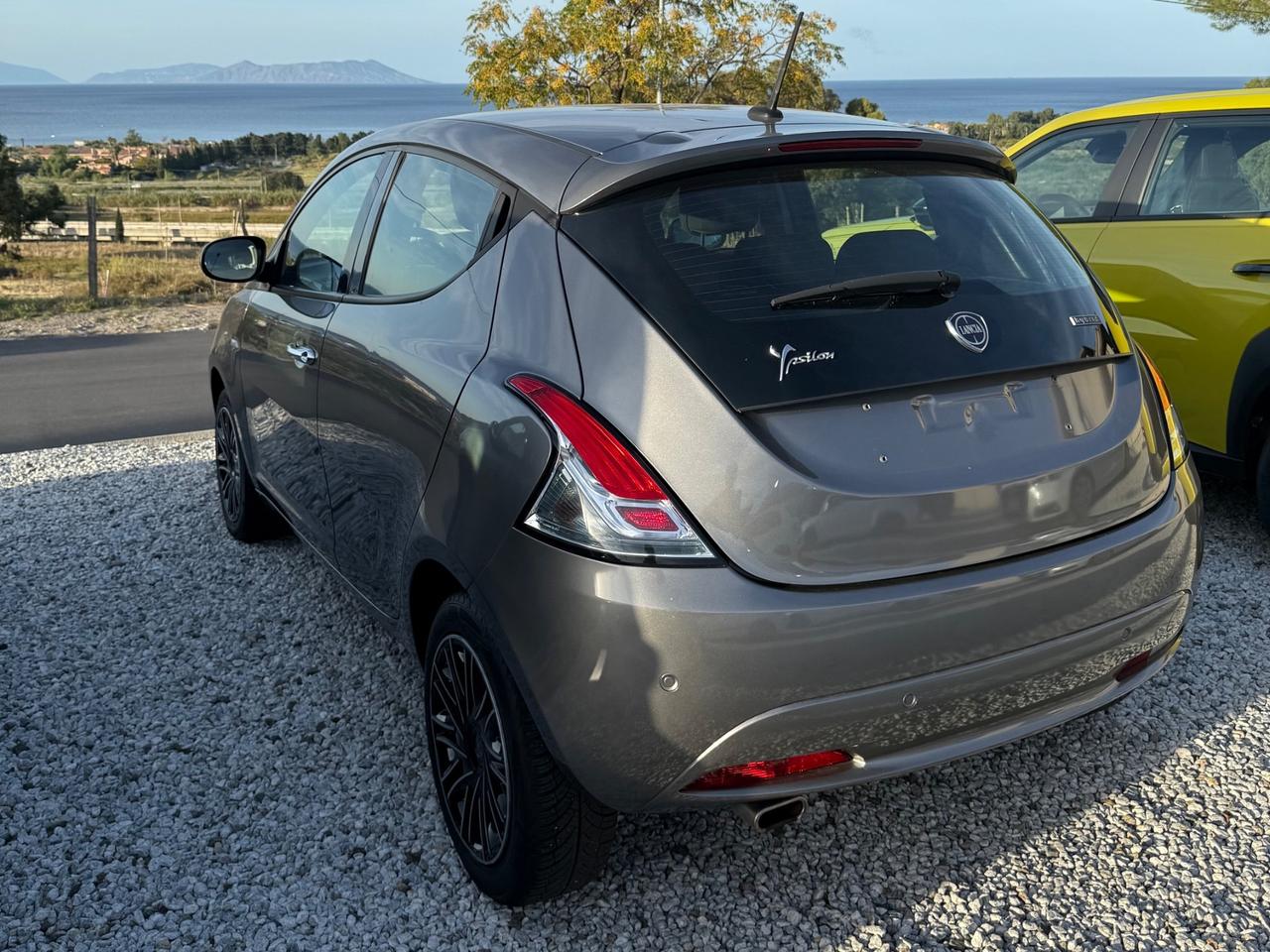 Lancia Ypsilon GOLD 2023 1.0 Hybrid 70 CV 5 porte