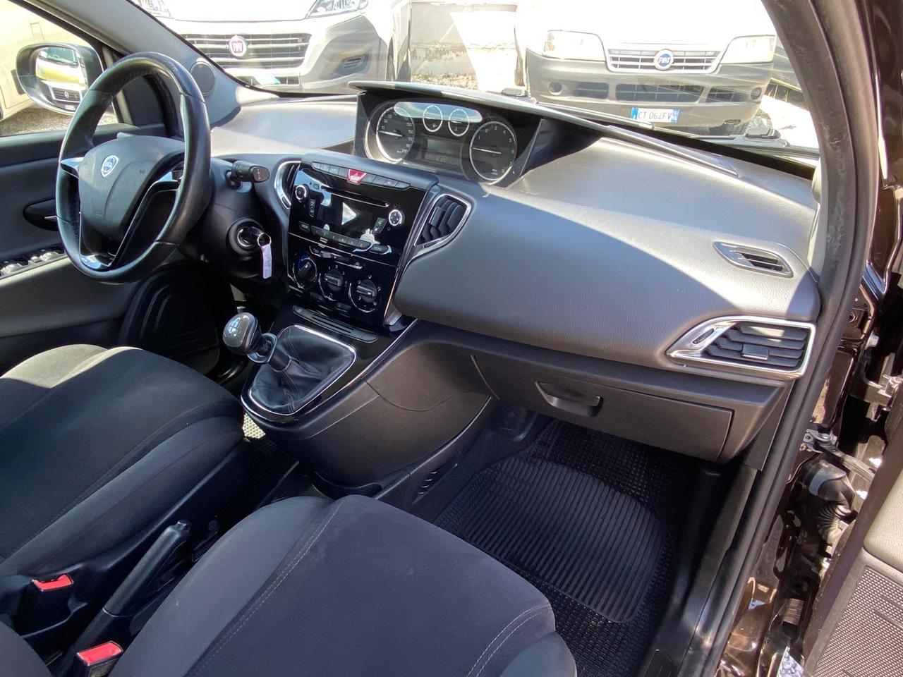 Lancia Ypsilon 1.2 69 CV Unyca UNICO PROPIETARIO,NEOPATENTATI