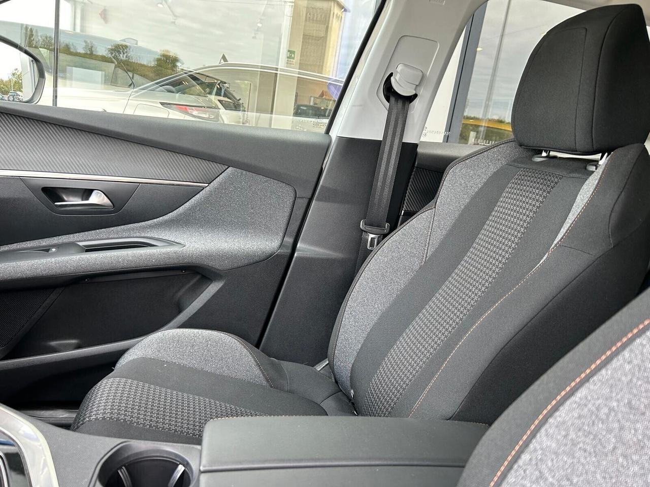 Peugeot 3008 BUSINESS BlueHDi 130 EAT8