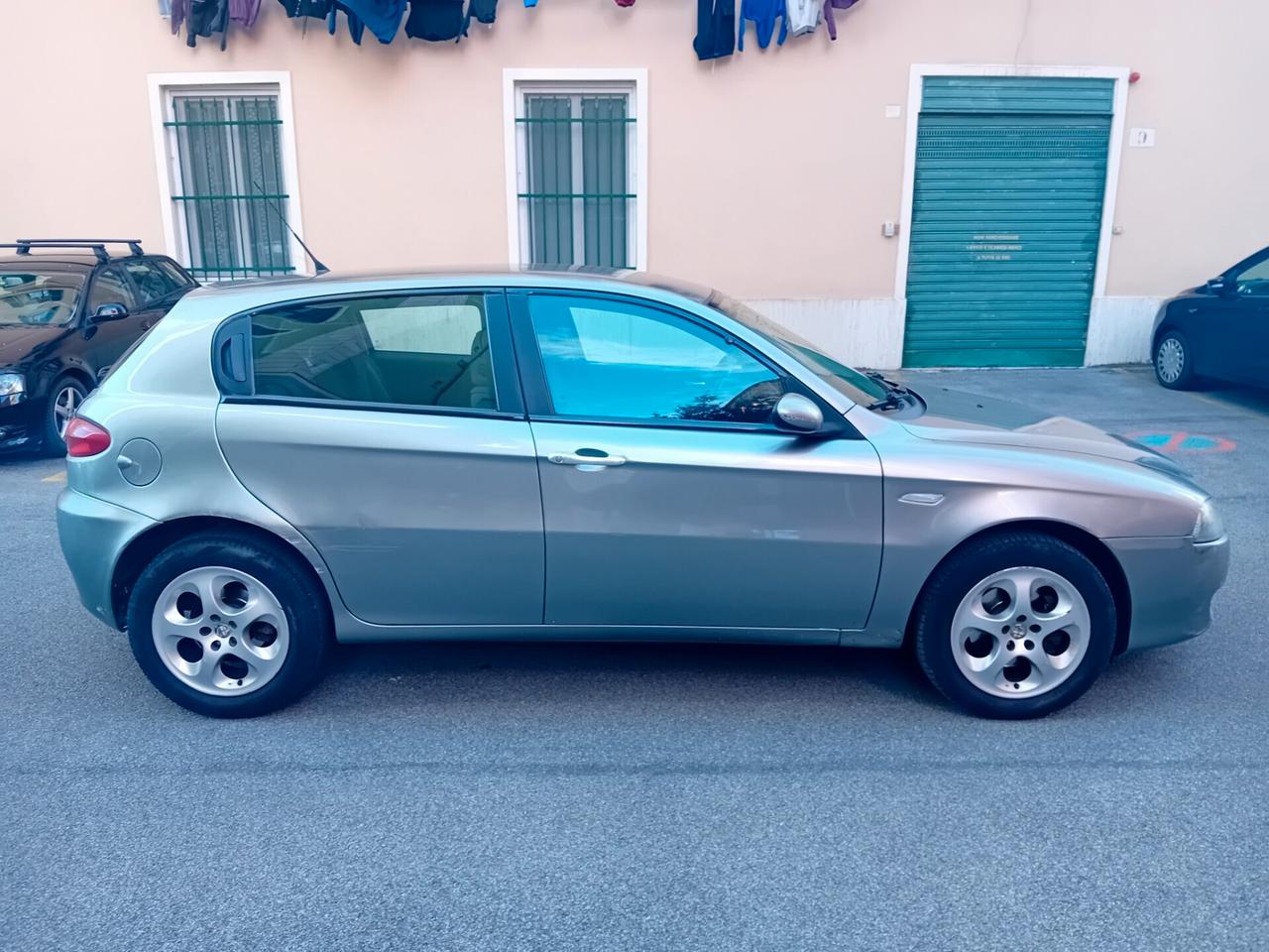 Alfa Romeo 147 1.6 16V TS 5 porte Distinctive