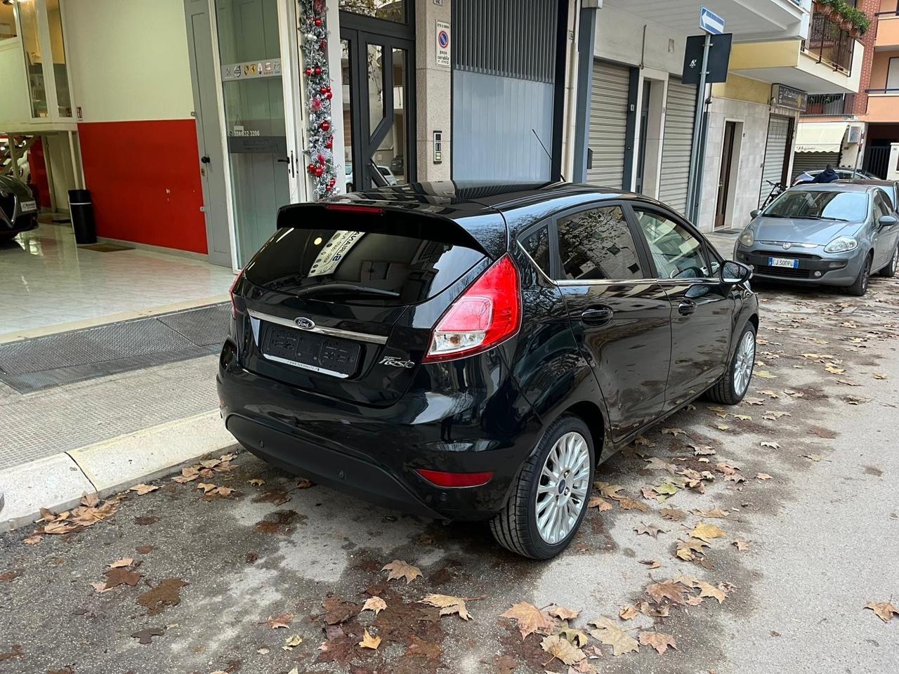 Ford Fiesta 1.5 TDCi 75CV 5 porte Titanium