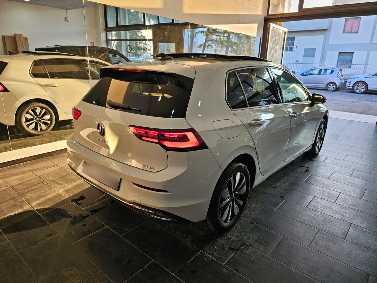 Volkswagen Golf ETSI MOVE LIFE C.16 Tetto Led Matrix Clima3Zone