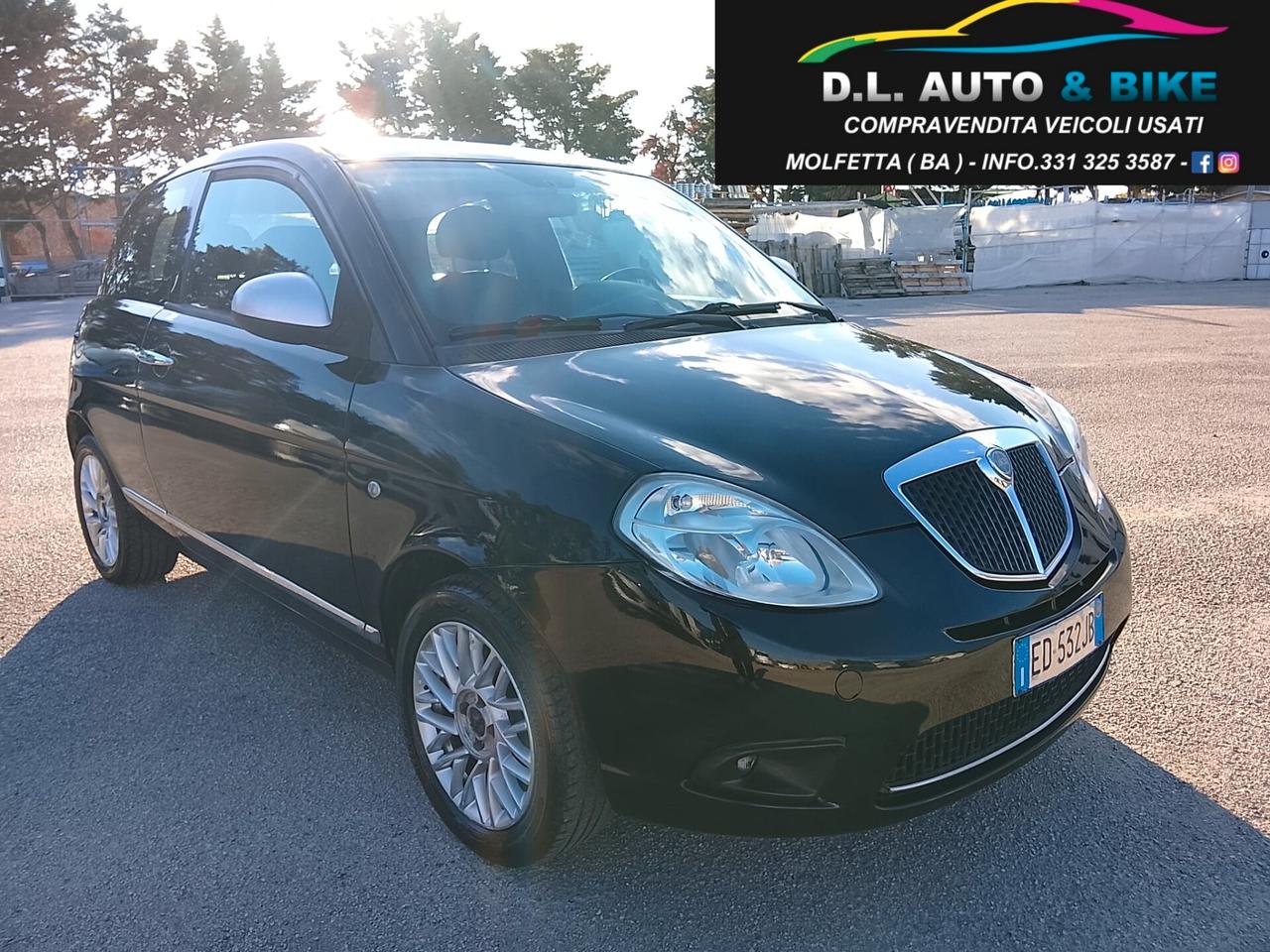 Lancia Ypsilon 1.2 argento