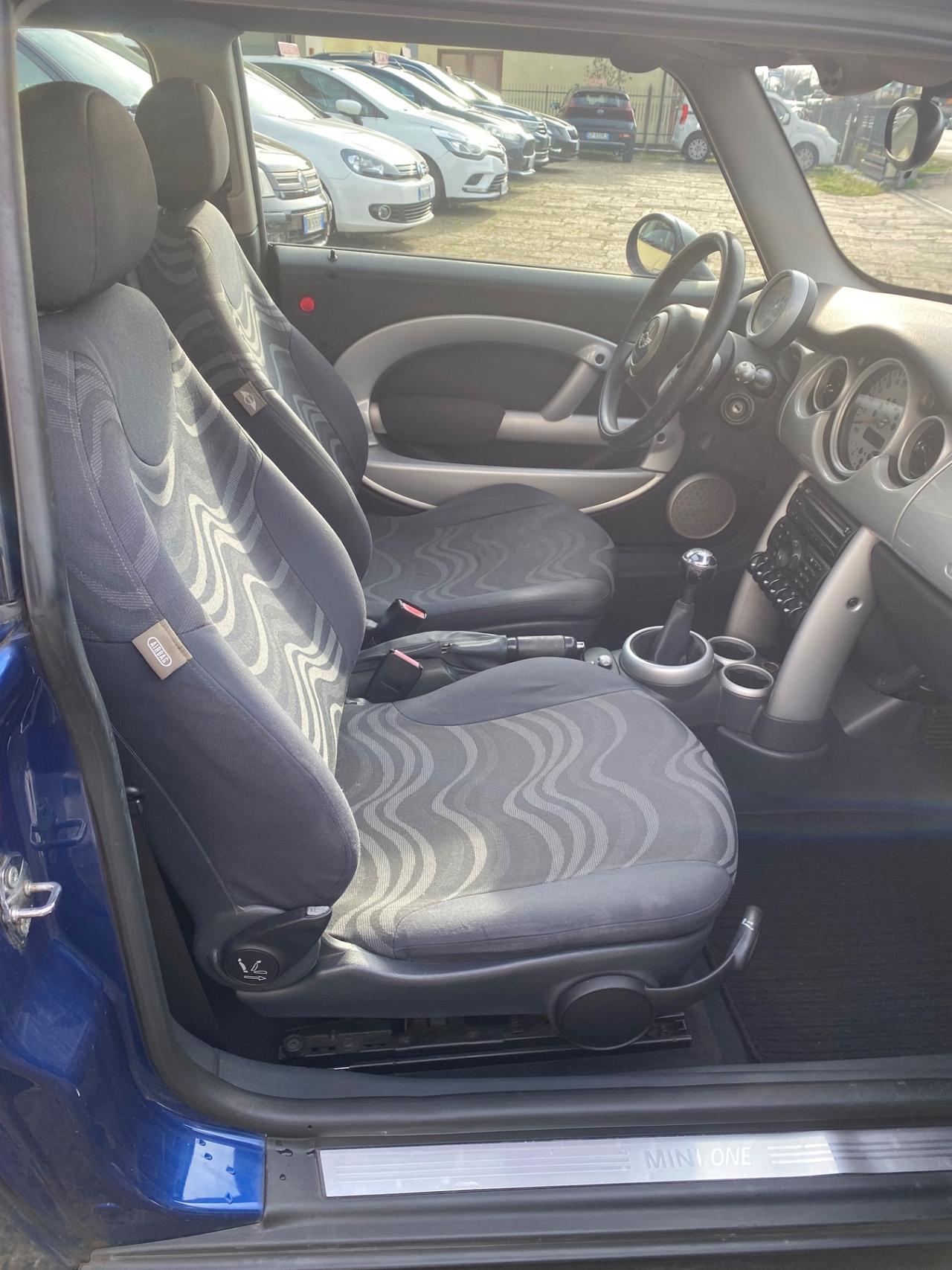 Mini 1.4 tdi One D de luxe tetto clima aut.