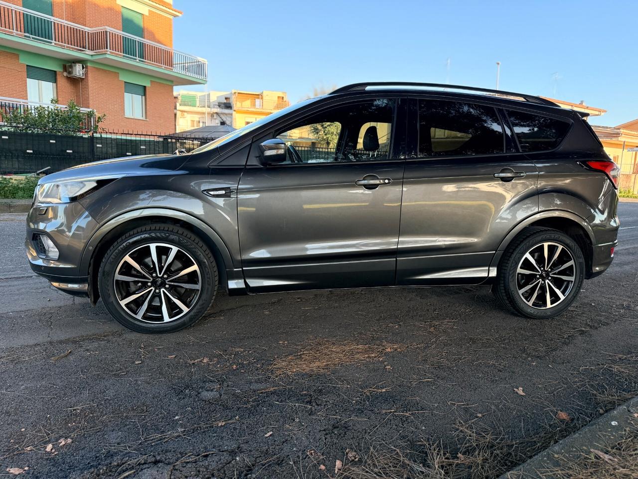 Ford Kuga 1.5 TDCI 120cv E6 Automatica ST-Line