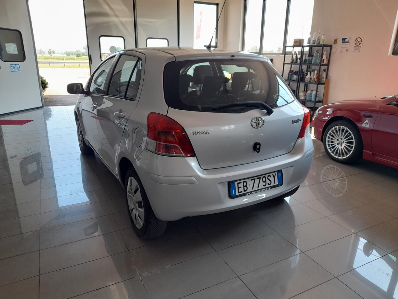 Toyota Yaris 1.0 5 porte Now