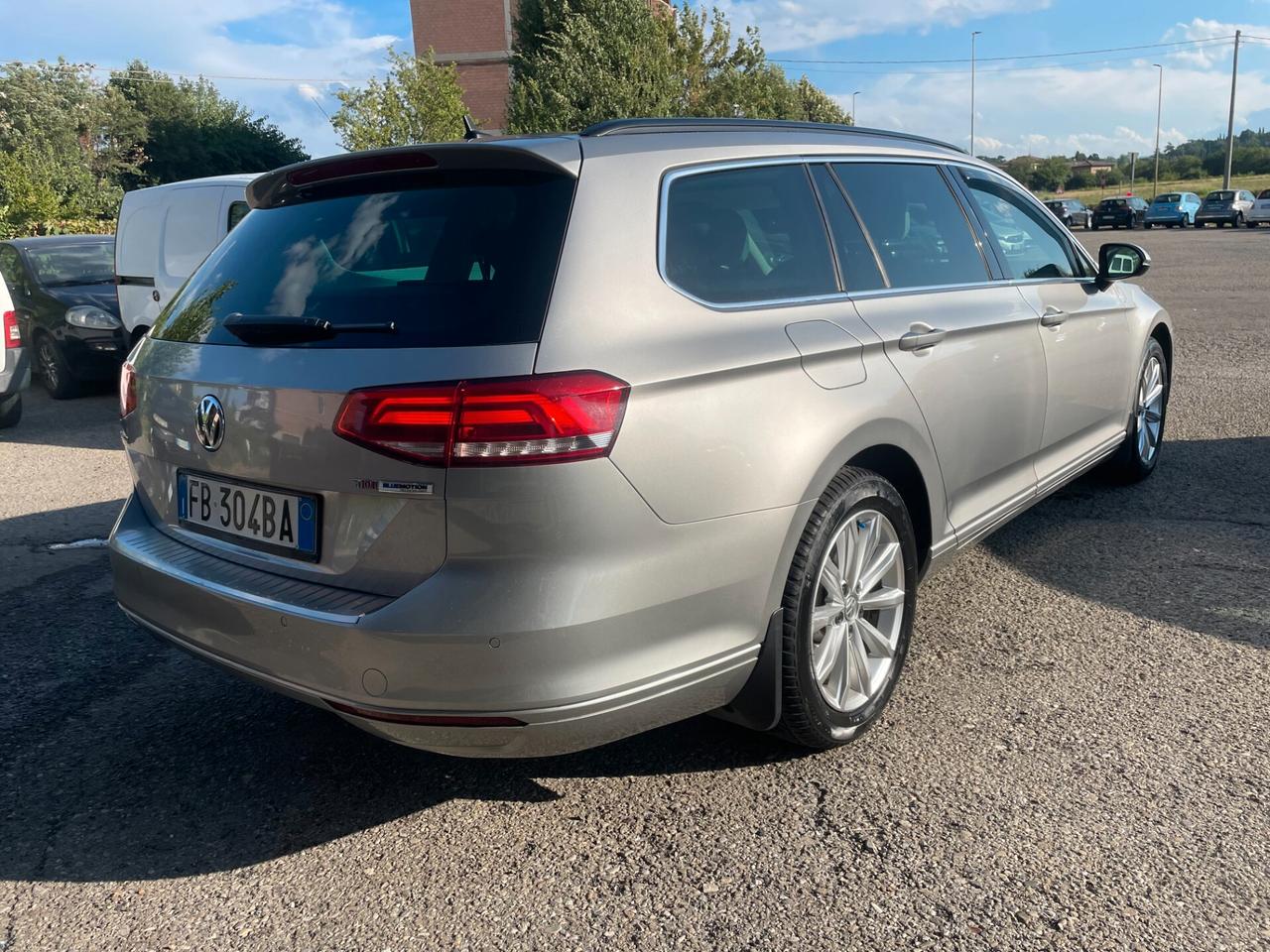 Volkswagen Passat Variant 1.6 TDI Highline BMT DISTRIBUZIONE FATTA