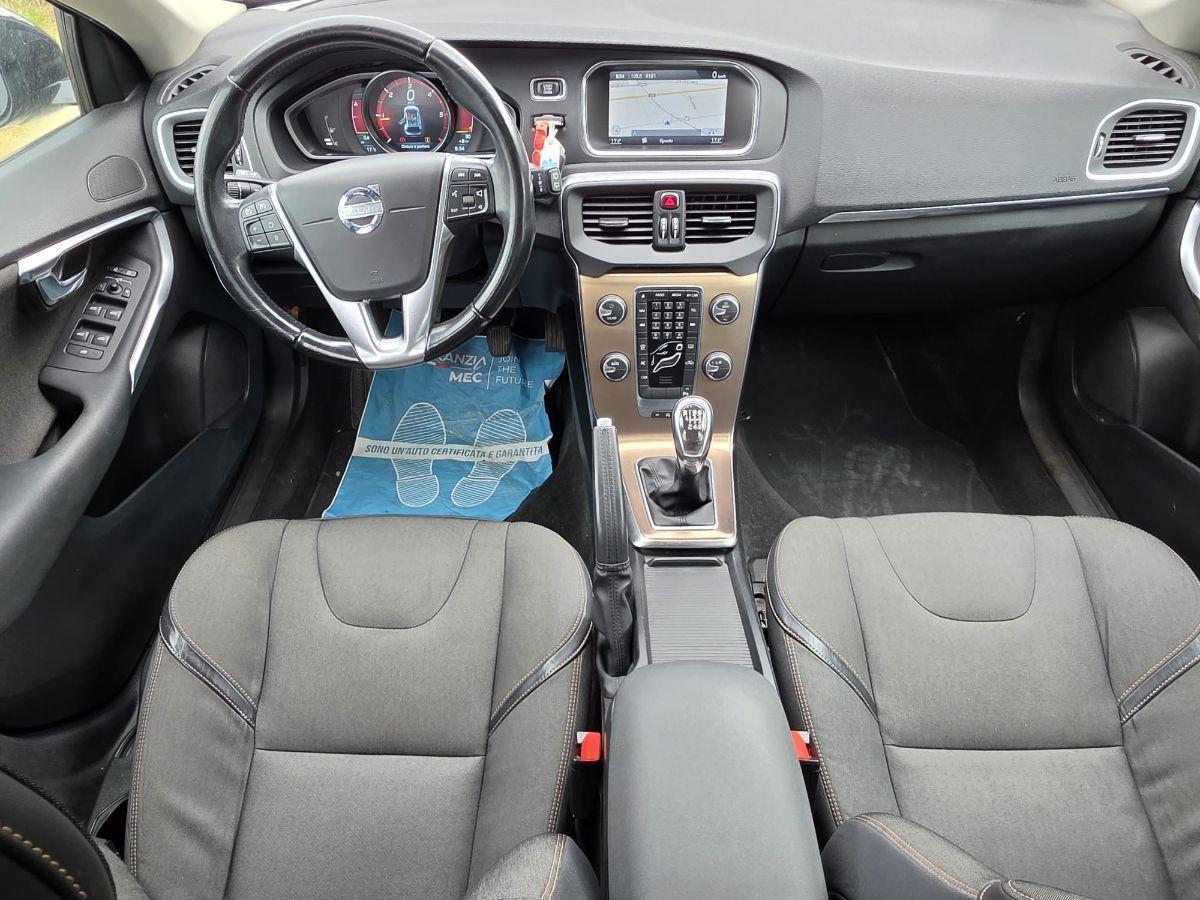 VOLVO - V40 Cross Country 1.6 d2 Momentum