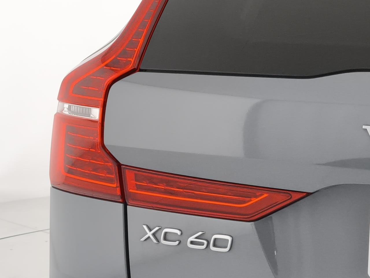 VOLVO XC60 N1 2.0 B4 d Plus Dark