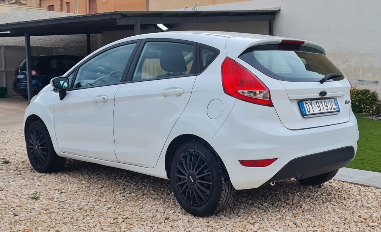 Ford Fiesta 1.2 82CV 5 porte USATO GARANTITO 12 MESI