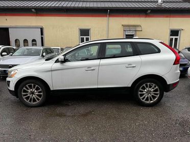 VOLVO XC60 2.4 D 163 CV AWD Geartronic Momentum