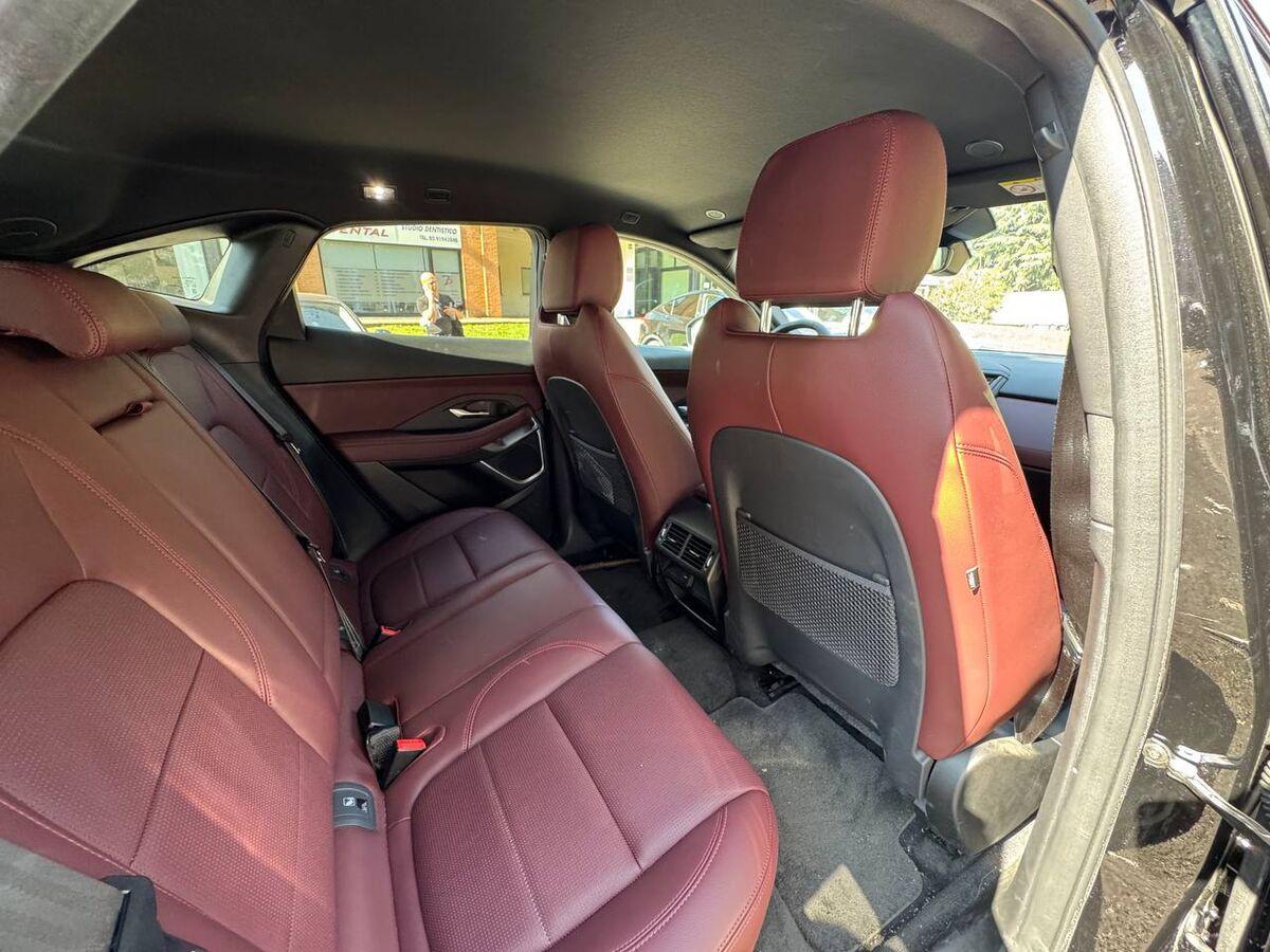 Jaguar E-Pace 2.0d i4 mhev R-Dynamic Black awd 163cv auto