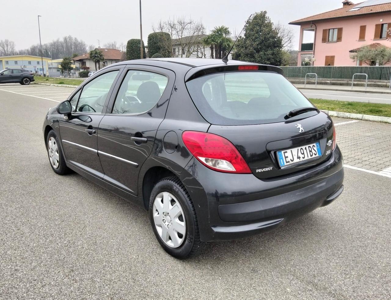 Peugeot 207 1.4 8V 75CV 5p. GPL*Clima*Euro5