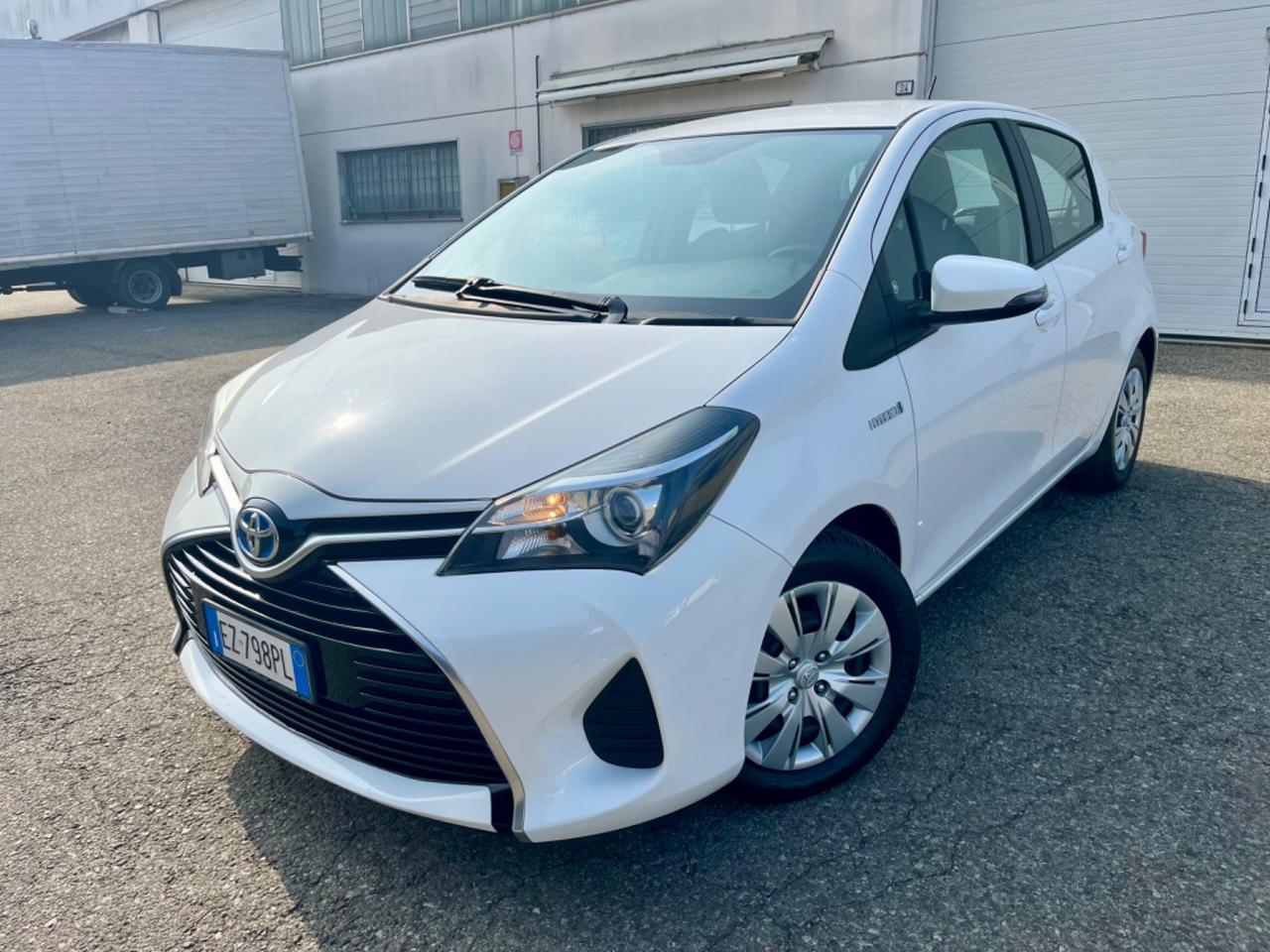 Toyota Yaris 1.5h 2015 61.000km pari al nuovo