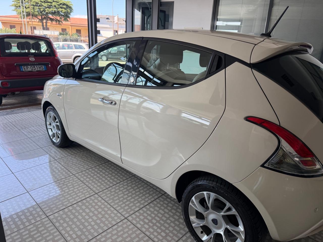 Lancia Ypsilon 1.2 69 CV 5 porte GPL Ecochic Gold