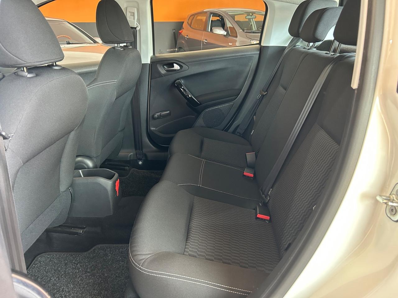 Peugeot 208 - 1.2 PureTech 82 CV 119.000 KM