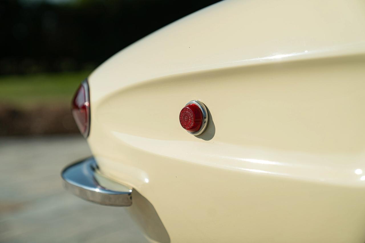 Alfa Romeo 1750 SPIDER VELOCE "OSSO DI SEPPIA" - RDS01385