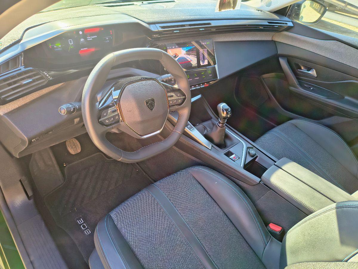 PEUGEOT - 308