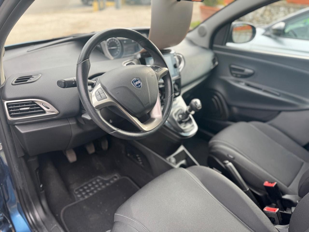 Lancia Ypsilon 1.0cc 70cv S&S Hybryd Gold