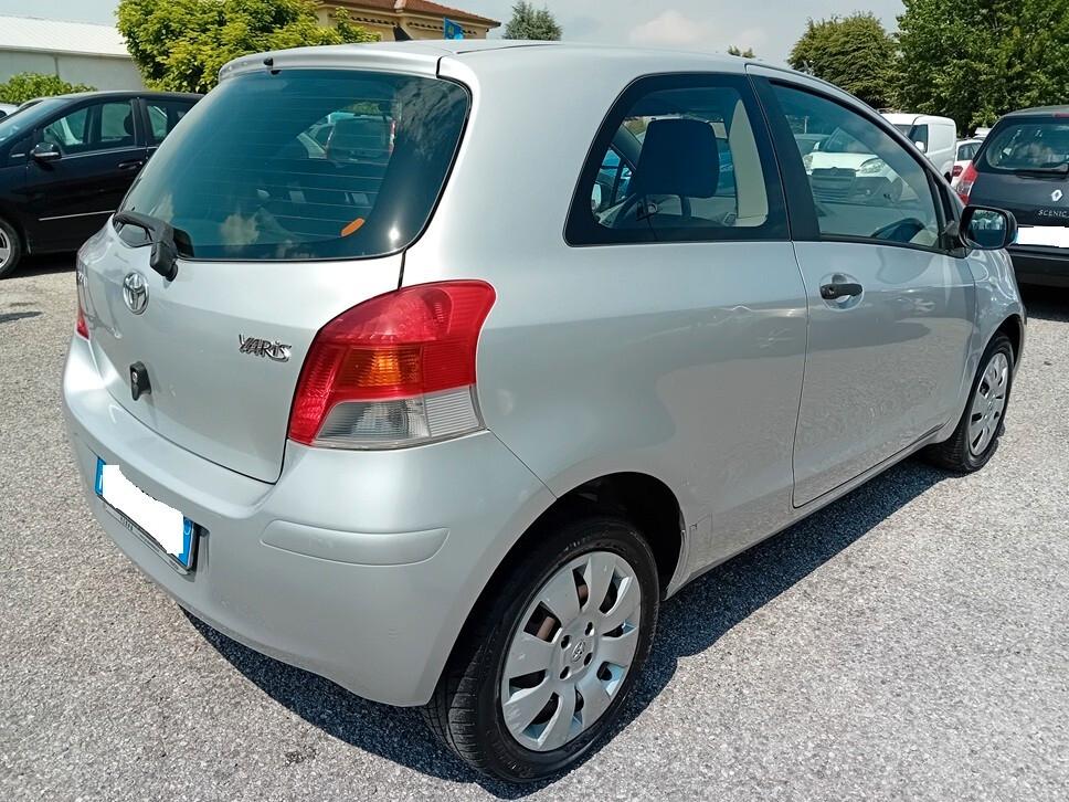 Toyota Yaris 1.0 3 porte Sol