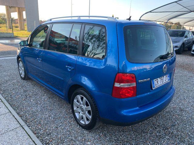 VOLKSWAGEN Touran 2.0 16V TDI DSG Highline