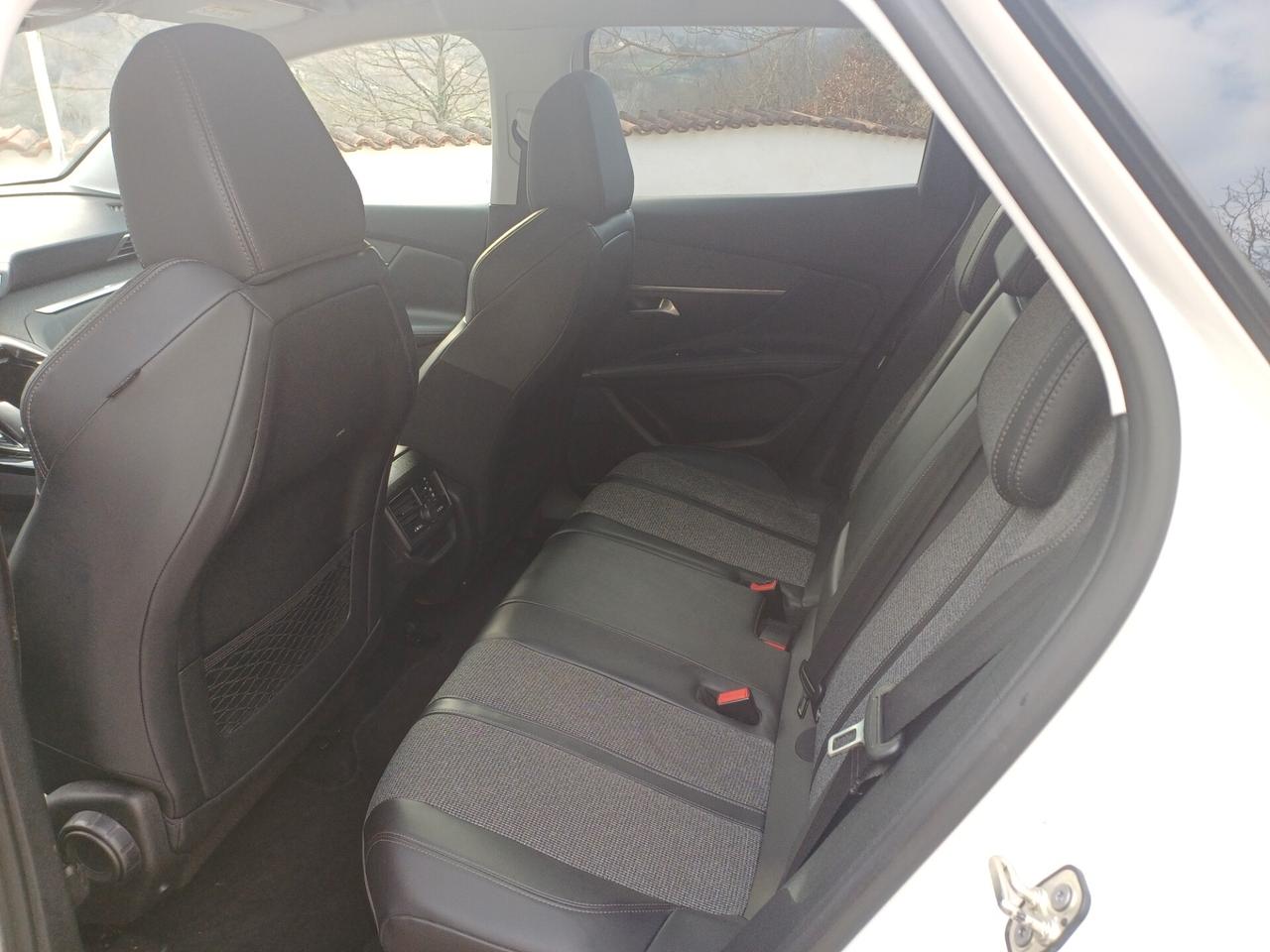 Peugeot 3008 BlueHDi 120 S&S EAT6 Allure